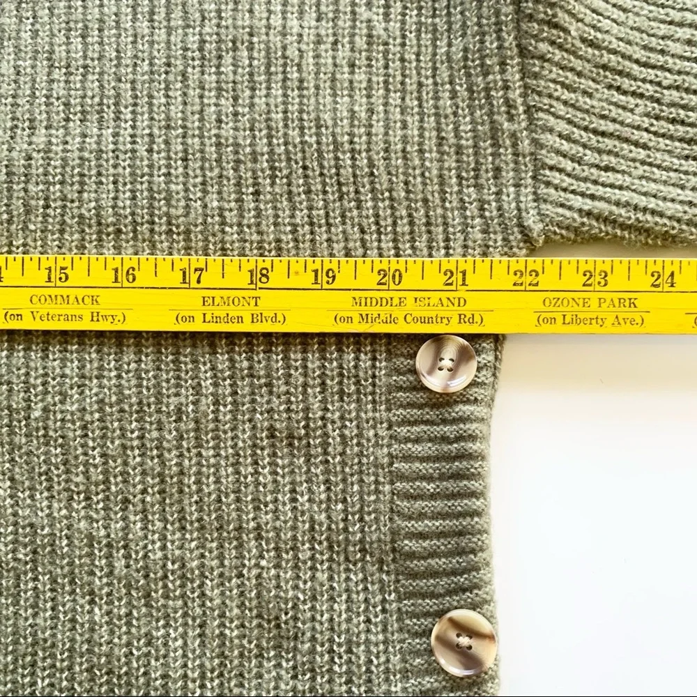🌸New🌸 Sincerely Jules Long Sleeve Sweater Button Size Medium